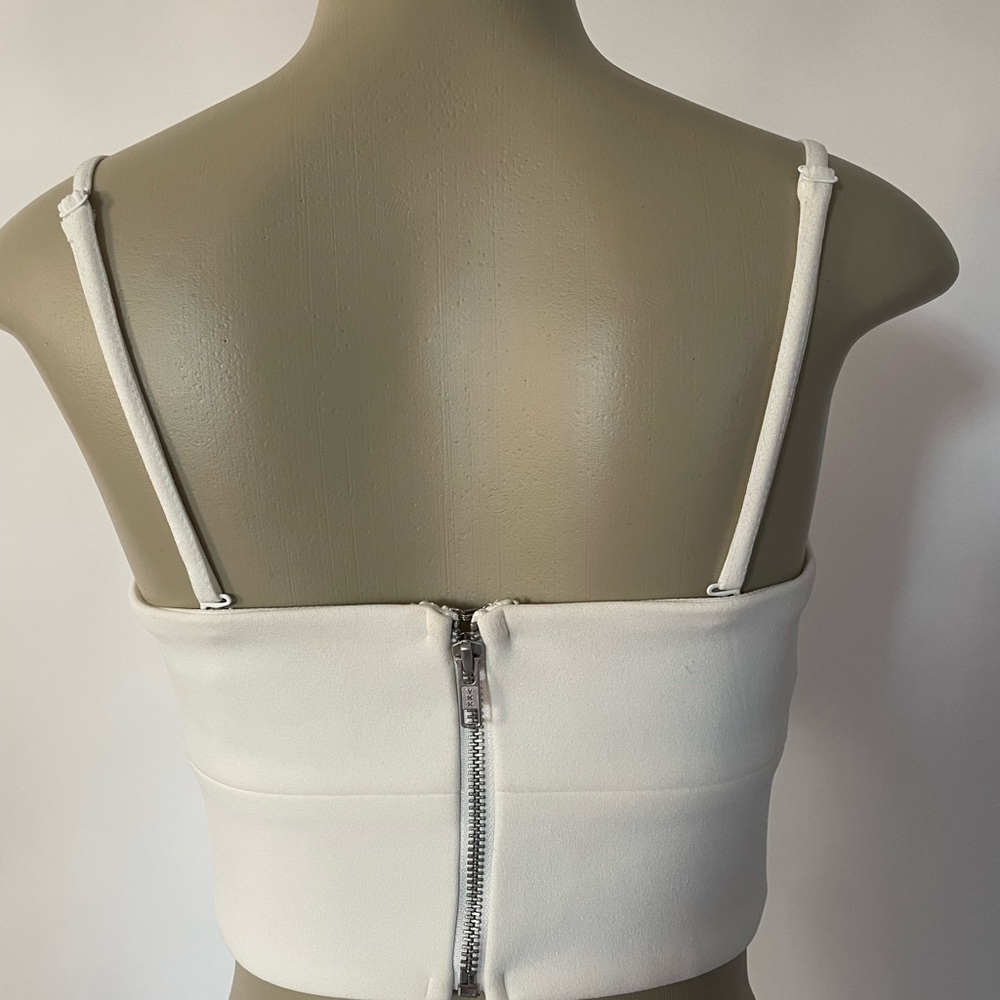 Elegant White Bow Top - Picture 4 of 5